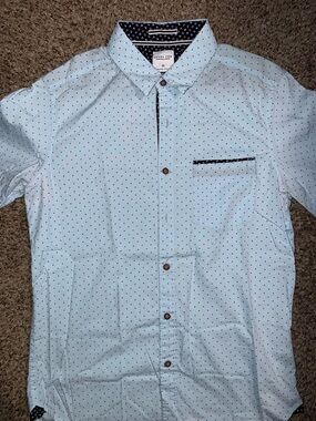 Men’s Light Blue Short Sleeve Shirt